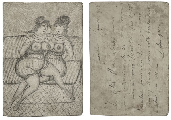 ANONYME. Sans titre. Vers 1900. Cartes postales érotiques, rehaussées à la mine de plomb. Au verso, dessins à la mine de plomb. 14 × 9,2 cm.