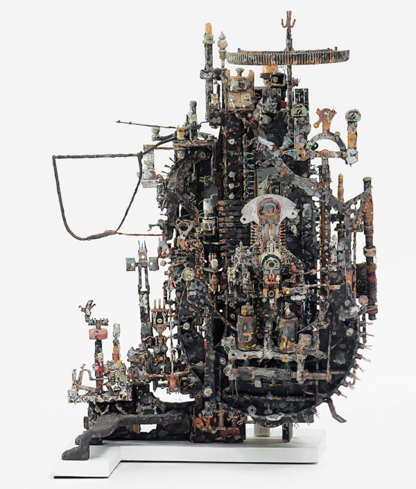 A.C.M. Sans titre. Assemblage de pièces électroniques et divers. 52,2 x 29,3 x 18, 6 cm