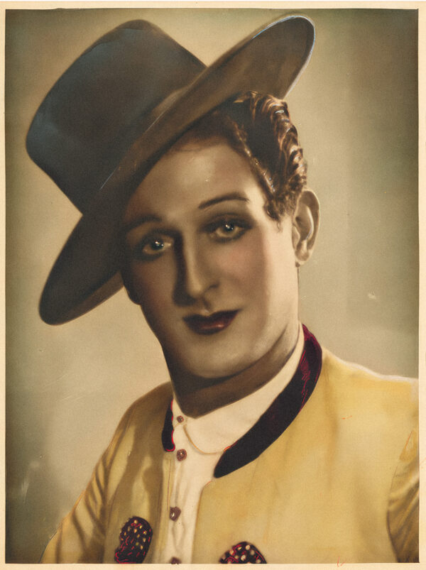 ANONYME. Sans titre. Vers 1930. Tirage argentique d'époque rehaussé. 23,5x17,6 cm.