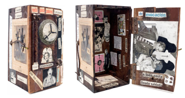 CADI Jorge Alberto Hernández. Sans titre. Vers 2015. Collage (coupures de presse, tirages argentiques d’époque, cartes à jouer, papiers divers), encre et broderie, montage dans une boîte en bois et sur les faces extérieures. 31,5 × 21 × 19 cm