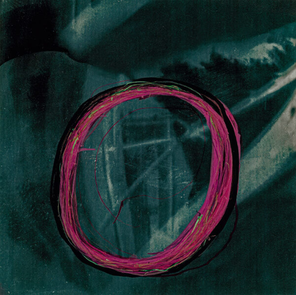 HUGO Séverine. Sans titre. 2020. Feutre sur tirage argentique d’époque réalisé au sténopé 16,5 × 16,5 cm